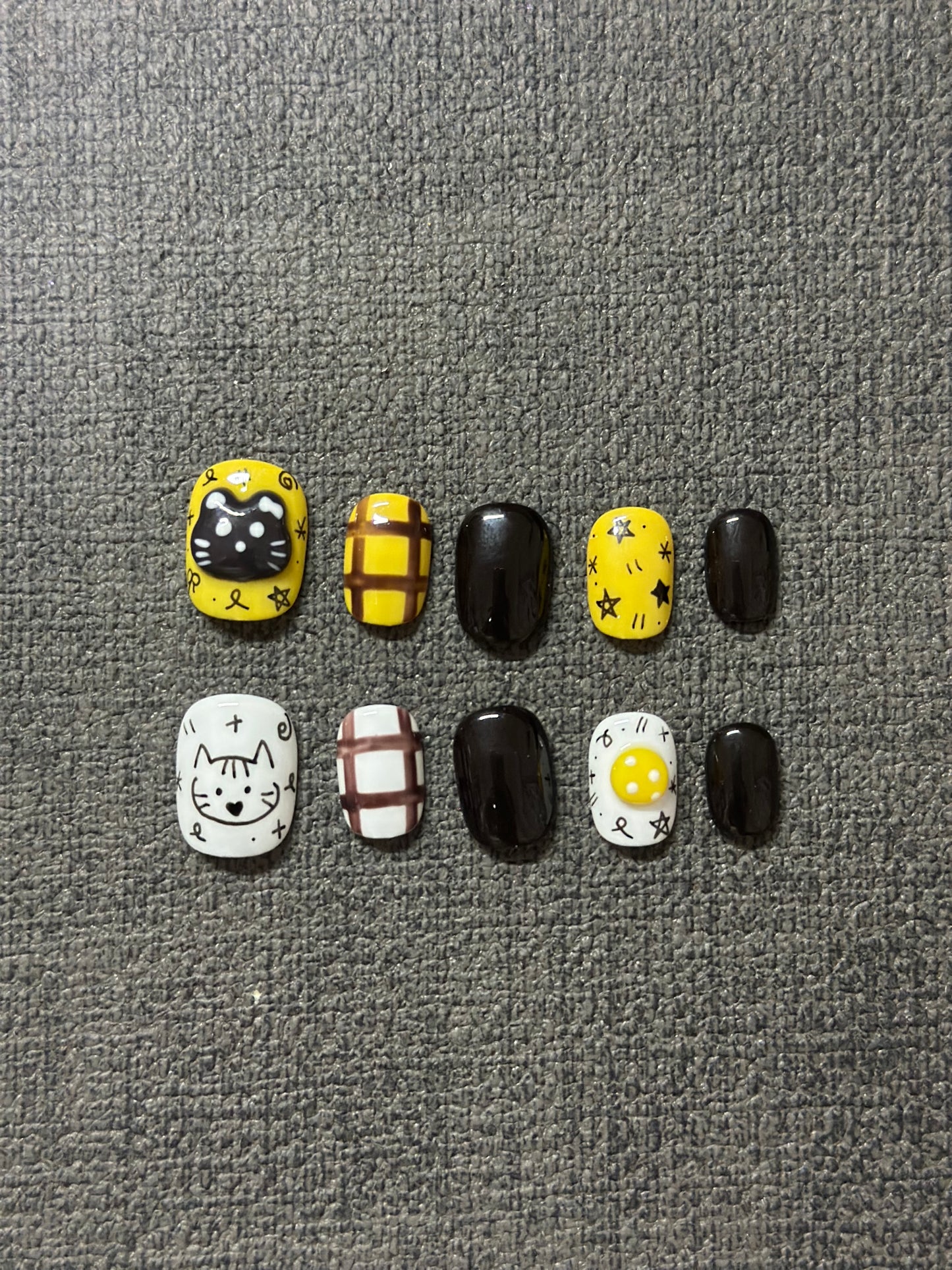 Yellow black or white (xs)